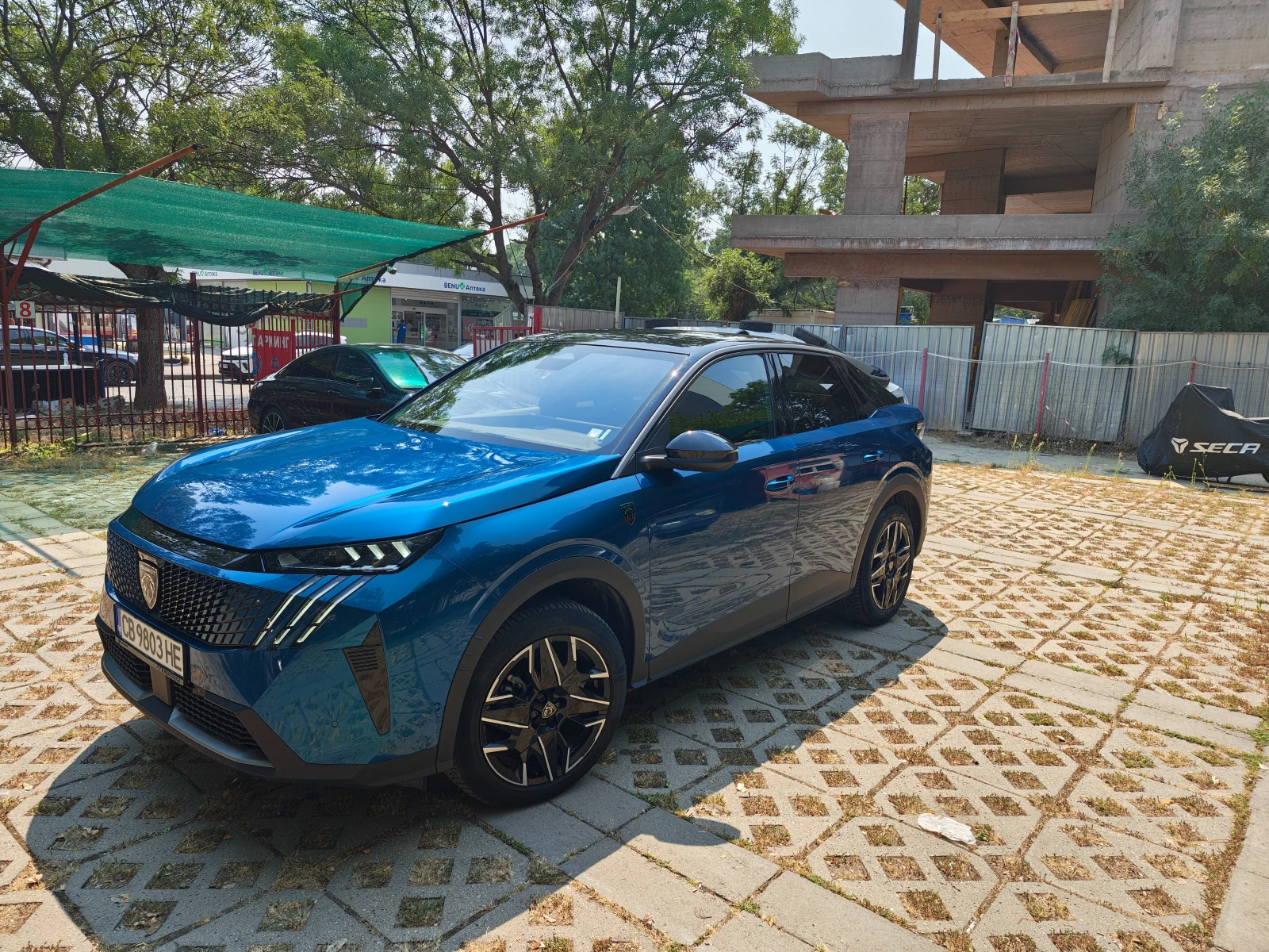 Peugeot 3008 Peugeot 3008 GT 1.2 PureTech 145 HYBRID 48V e-DCS6, снимка 11 - Автомобили и джипове - 55709574