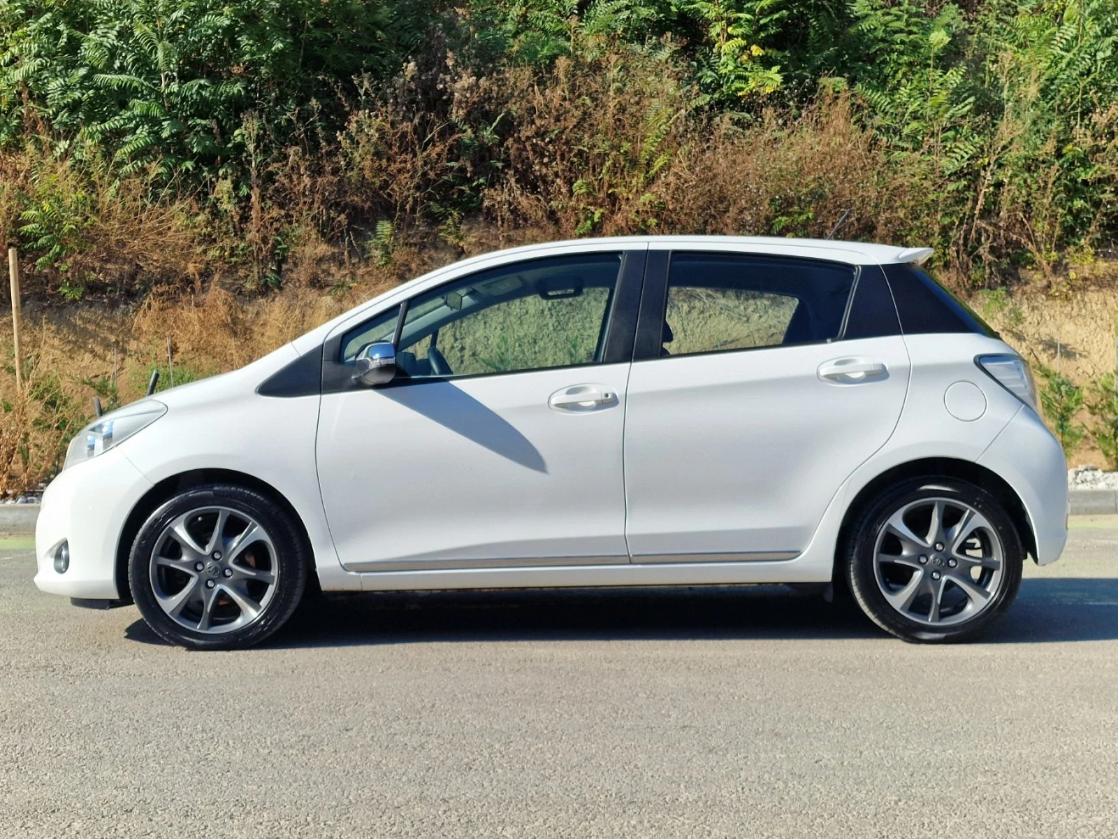 Toyota Yaris, снимка 4 - Автомобили и джипове - 55974555