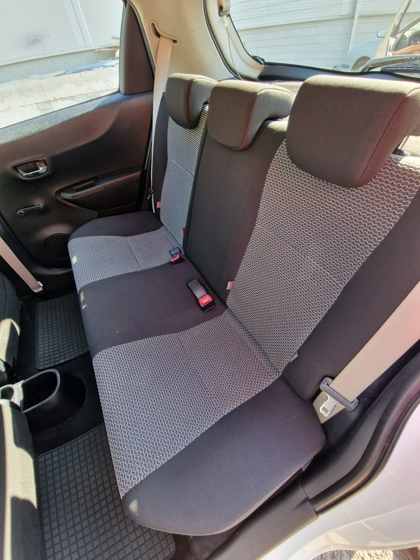 Toyota Yaris, снимка 8 - Автомобили и джипове - 55974555