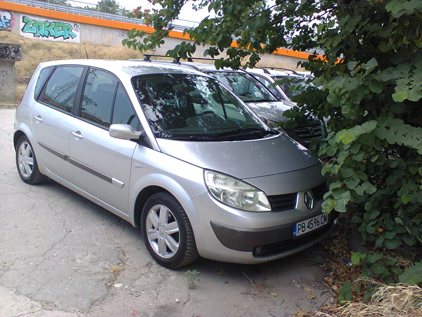 Renault Scenic 1.5 Тdci-86 коня КЛИМА, снимка 6 - Автомобили и джипове - 56076484