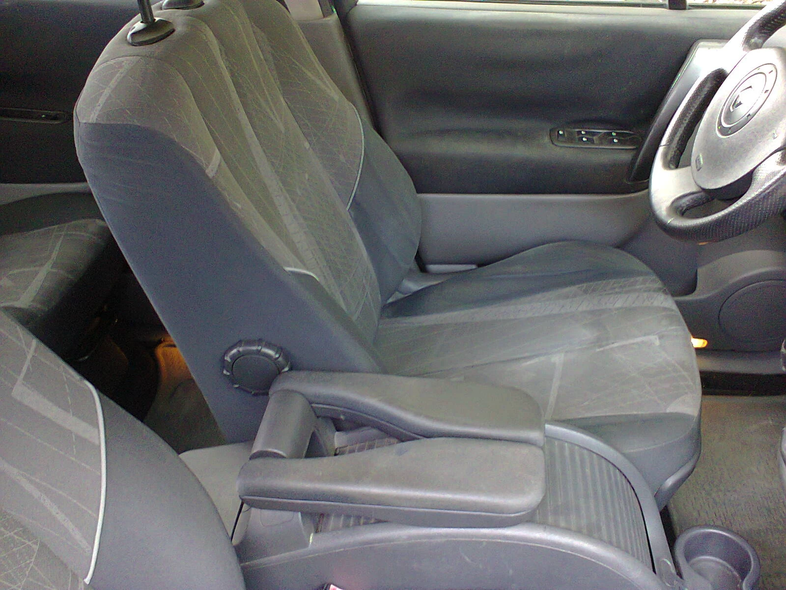 Renault Scenic 1.5 Тdci-86 коня КЛИМА, снимка 12 - Автомобили и джипове - 56076484