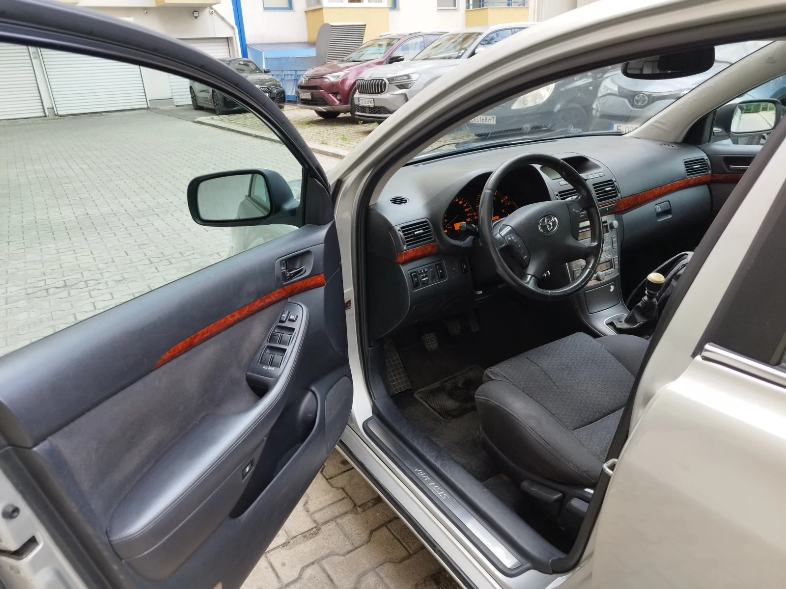 Toyota Avensis, снимка 7 - Автомобили и джипове - 56085178