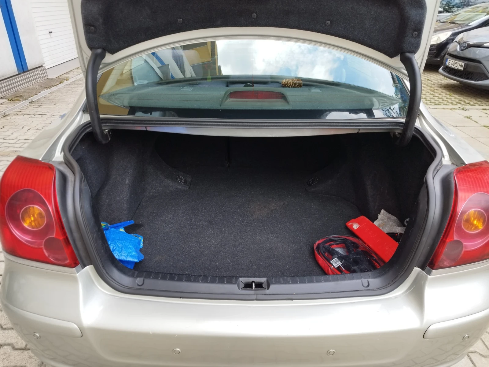 Toyota Avensis, снимка 8 - Автомобили и джипове - 56085178