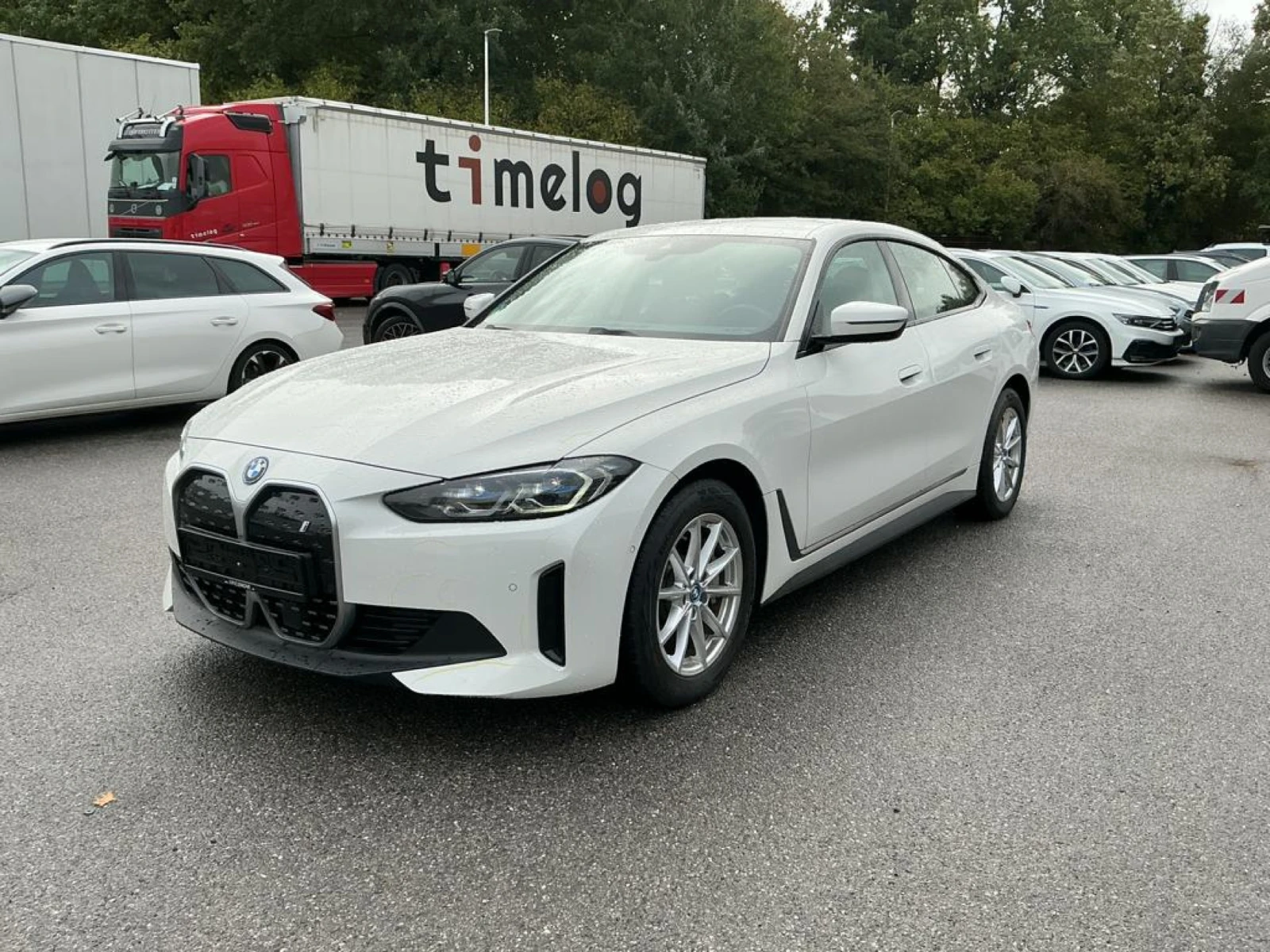 BMW i4 eDrive40e Leather LED Navi | Mobile.bg � ����������� 2