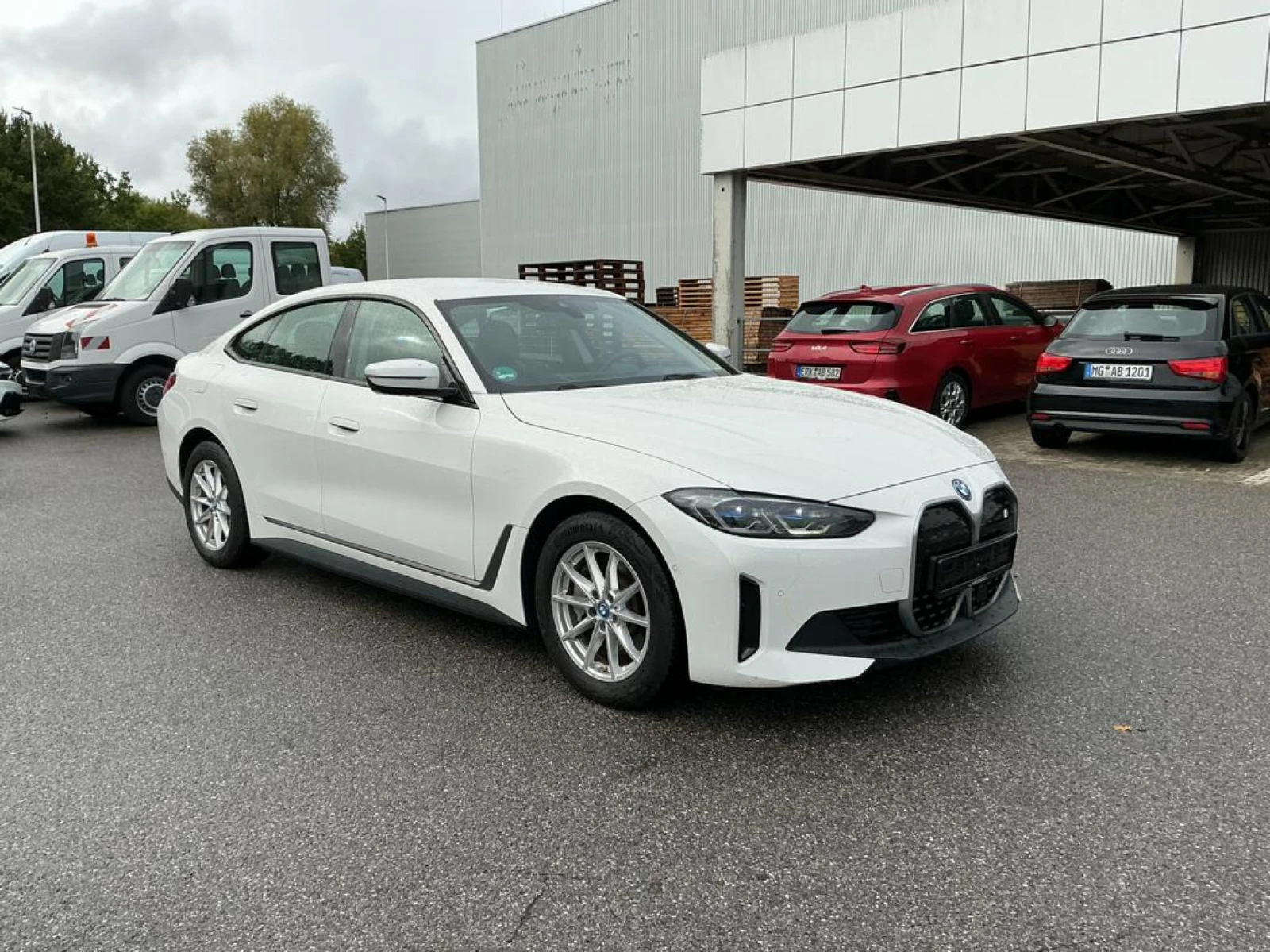 BMW i4 eDrive40e Leather LED Navi | Mobile.bg � ����������� 1