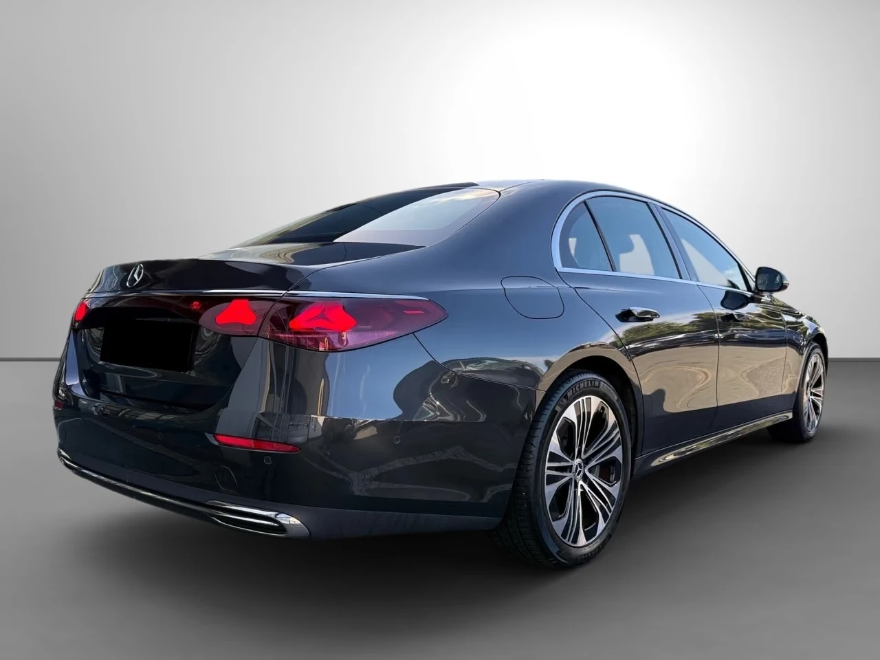 Mercedes-Benz E 300 e/AVANTGARDE/DIGITAL LIGHT/DISTRONIC/360/MEMORY/, снимка 6 - Автомобили и джипове - 56745704