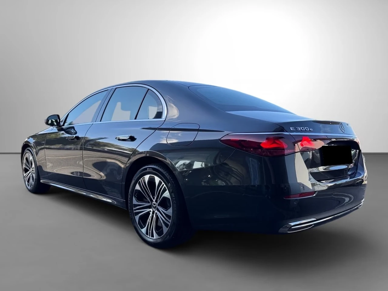 Mercedes-Benz E 300 e/AVANTGARDE/DIGITAL LIGHT/DISTRONIC/360/MEMORY/, снимка 4 - Автомобили и джипове - 56745704