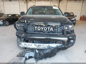 Toyota Sequoia PLATINUM * 5.7 V8 * AWD * CARFAX * , снимка 2