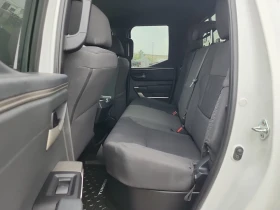 Toyota Tundra * 4x4 Double Cab Sr Crew Cab Std Bed * CARFAX * , снимка 11