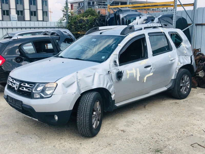 Dacia Duster 1.5 DCI 4x4, снимка 2 - Автомобили и джипове - 42201918