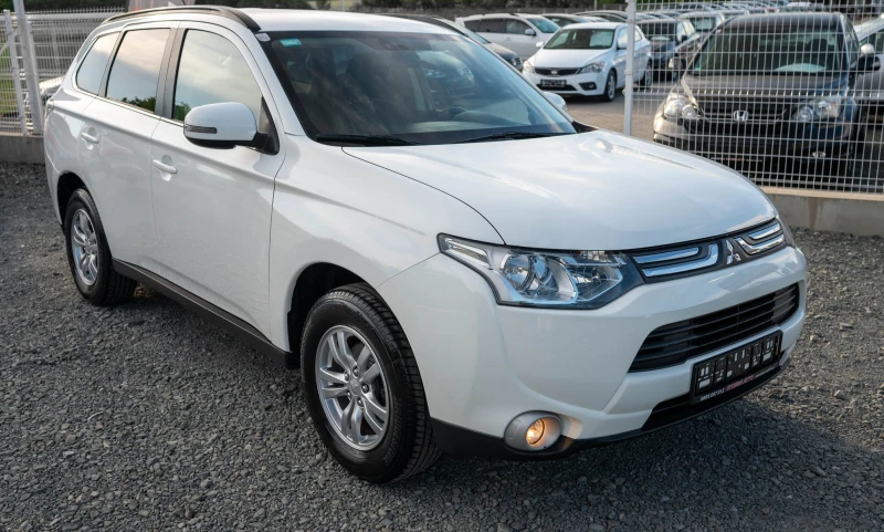 Mitsubishi Outlander 2.0* бензин* 4х4* автоматик, снимка 3 - Автомобили и джипове - 46007572