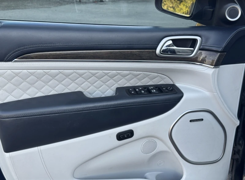 Jeep Grand cherokee 5.7 HEMI Summit, снимка 16 - Автомобили и джипове - 52883118