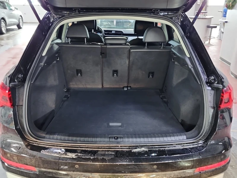 Audi Q3 * KOMFORT * CARFAX * ЦЕНА ДО БГ, снимка 12 - Автомобили и джипове - 53180672