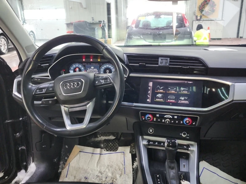 Audi Q3 * KOMFORT * CARFAX * ЦЕНА ДО БГ, снимка 8 - Автомобили и джипове - 53180672