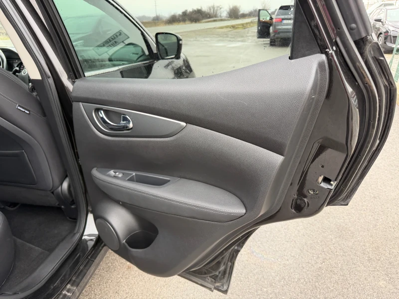 Nissan Qashqai 1.7 DCI, снимка 8 - Автомобили и джипове - 53212517