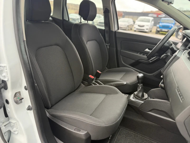 Dacia Duster 1.5 DCI 4x4, снимка 9 - Автомобили и джипове - 53456299