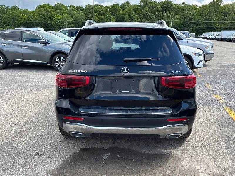 Mercedes-Benz GLB 250 * 4MATIC * PANO * ПОДГРЕВИ * КАМЕРА * ПАМЕТ, снимка 6 - Автомобили и джипове - 55011541