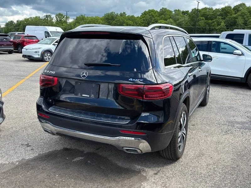 Mercedes-Benz GLB 250 * 4MATIC * PANO * ПОДГРЕВИ * КАМЕРА * ПАМЕТ, снимка 5 - Автомобили и джипове - 55011541