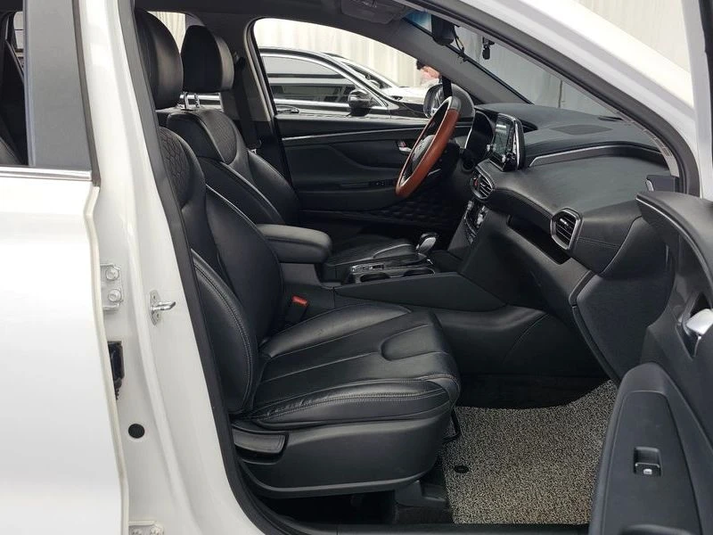 Hyundai Santa fe * ПАНО* KEYLESS* Camera* ПОДГРЕВ* , снимка 11 - Автомобили и джипове - 55604119