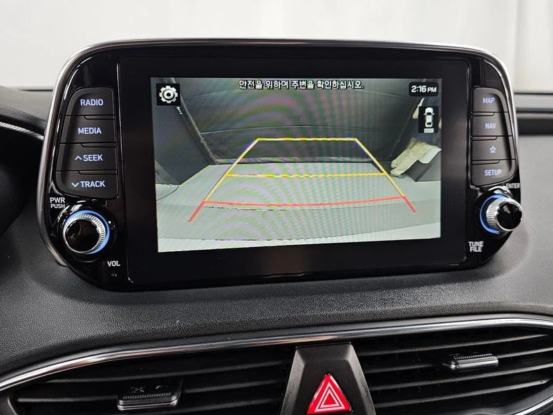 Hyundai Santa fe * ПАНО* KEYLESS* Camera* ПОДГРЕВ* , снимка 16 - Автомобили и джипове - 55604119