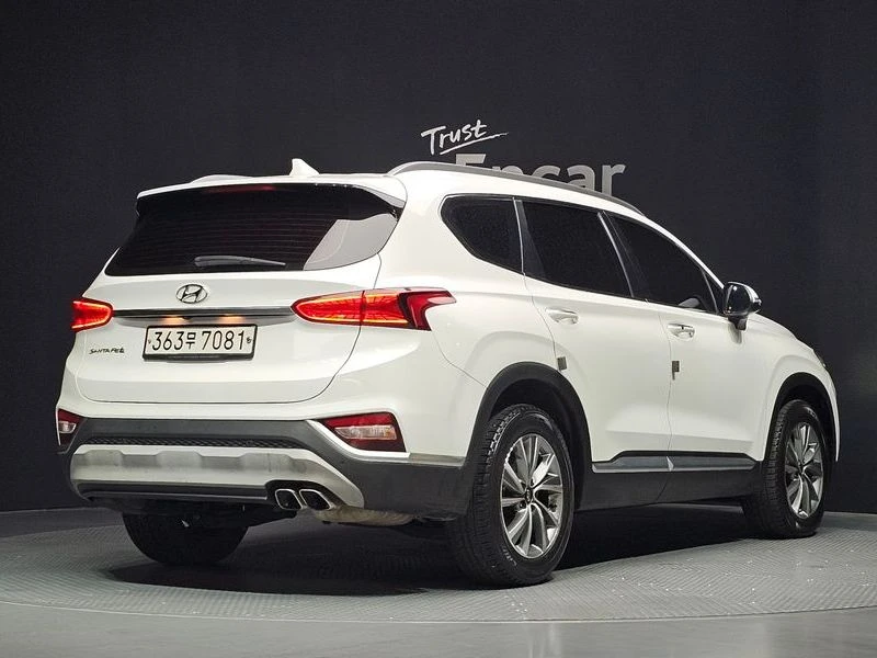Hyundai Santa fe * ПАНО* KEYLESS* Camera* ПОДГРЕВ* , снимка 2 - Автомобили и джипове - 55604119