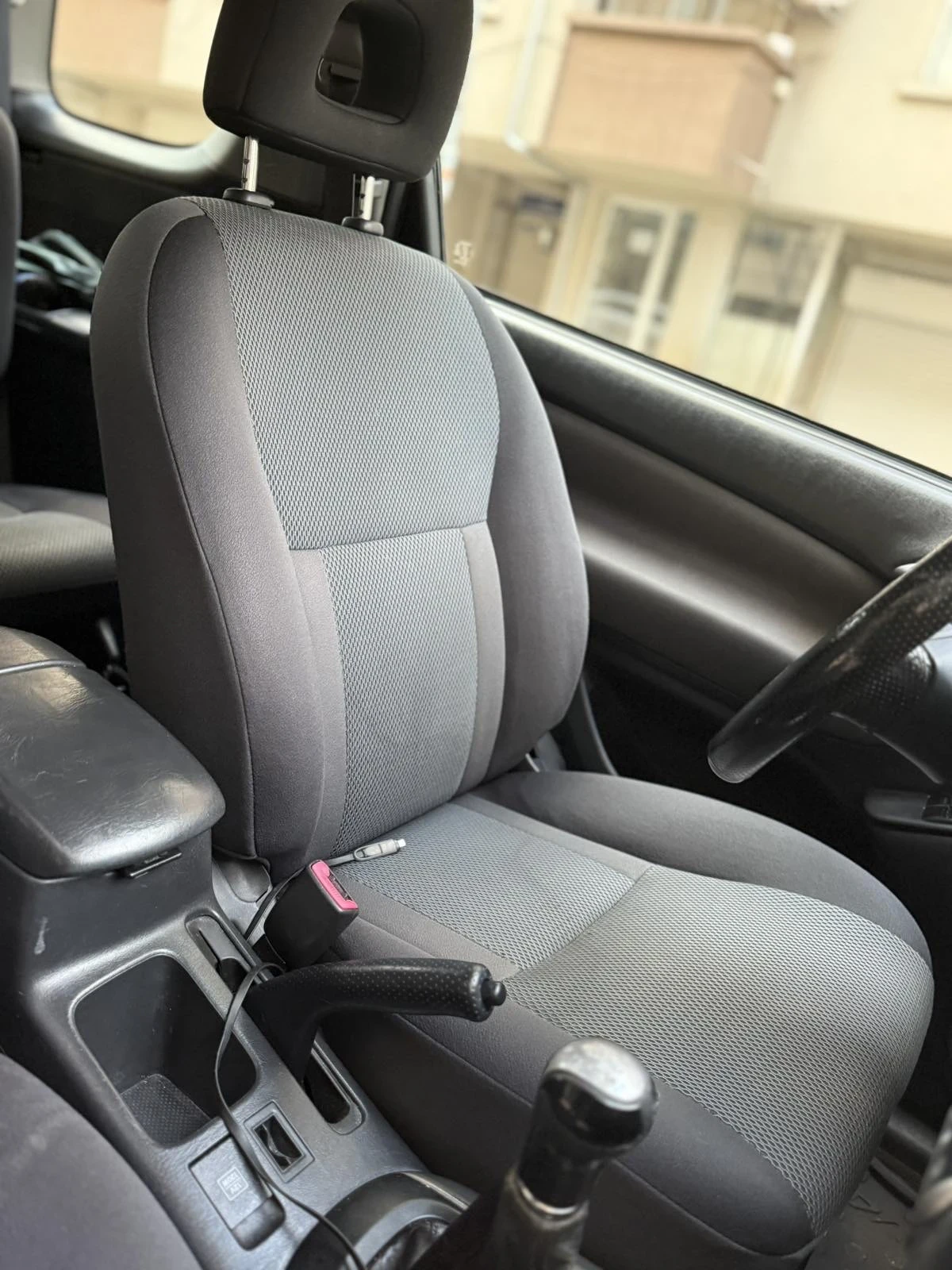 Toyota Rav4 2.0 D4D - изображение 7