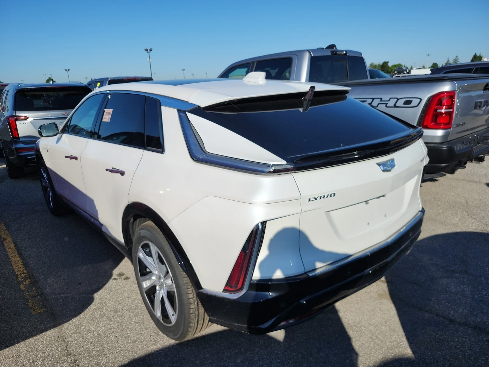 Cadillac Escalade LYRIQ* 4DR* CARFAX* БЕЗ ПЪРВОНАЧАЛНА - изображение 4