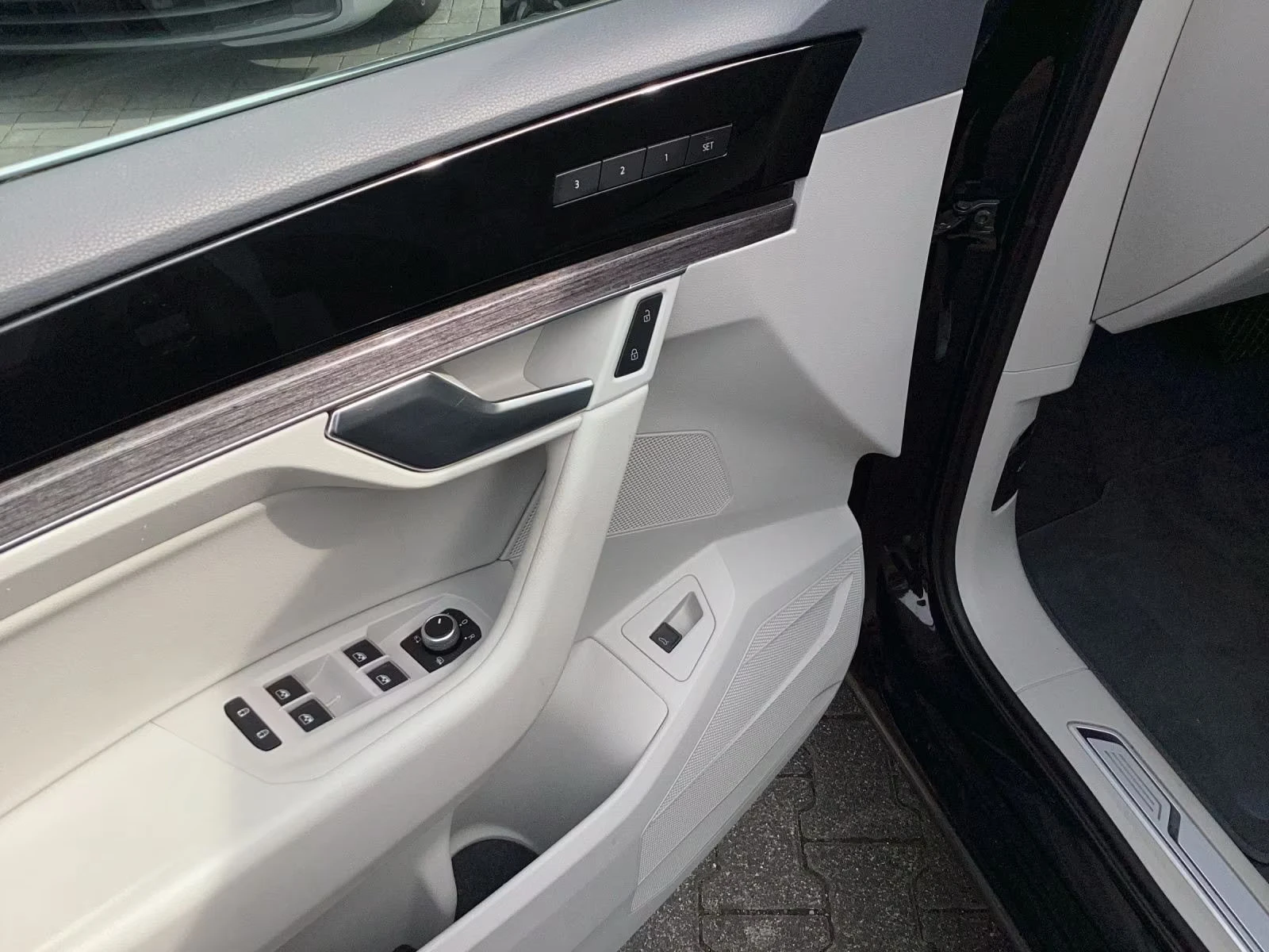 VW Touareg 3.0TDI/R-LINE/286HP/360CAM/ACC/CARPLAY/MEMORY/857f - изображение 8