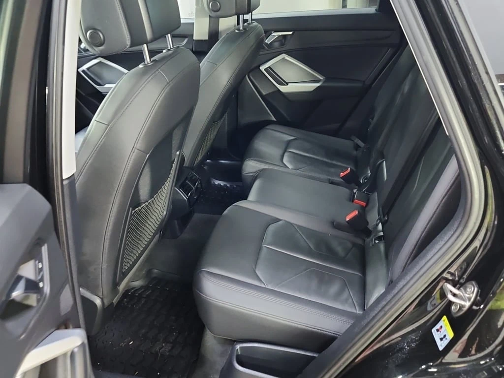 Audi Q3 * KOMFORT * CARFAX * ЦЕНА ДО БГ - изображение 10