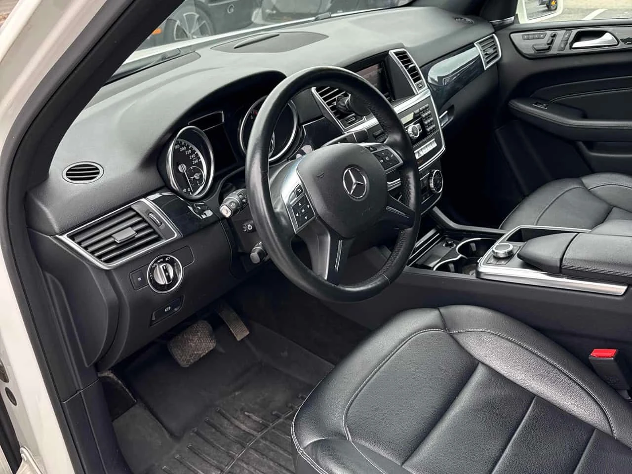 Mercedes-Benz ML 350 CARFAX/ПАНОРАМА/ПОДГРЕВИ, снимка 7 - Автомобили и джипове - 53990567