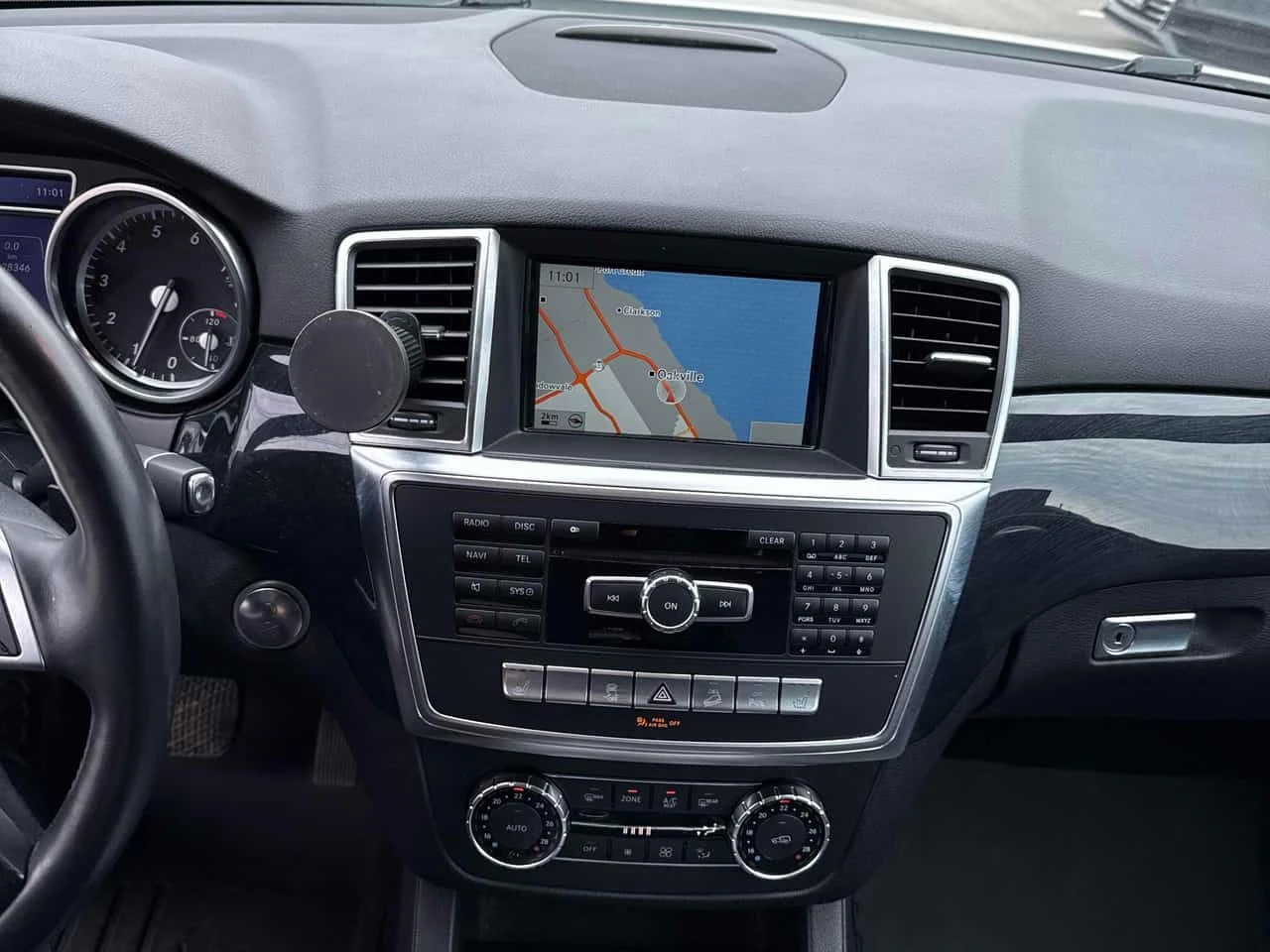 Mercedes-Benz ML 350 CARFAX/ПАНОРАМА/ПОДГРЕВИ, снимка 9 - Автомобили и джипове - 53990567