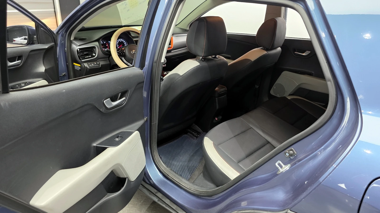 Kia Stonic 1.6 Prestige autogeorge.com, снимка 9 - Автомобили и джипове - 54136614