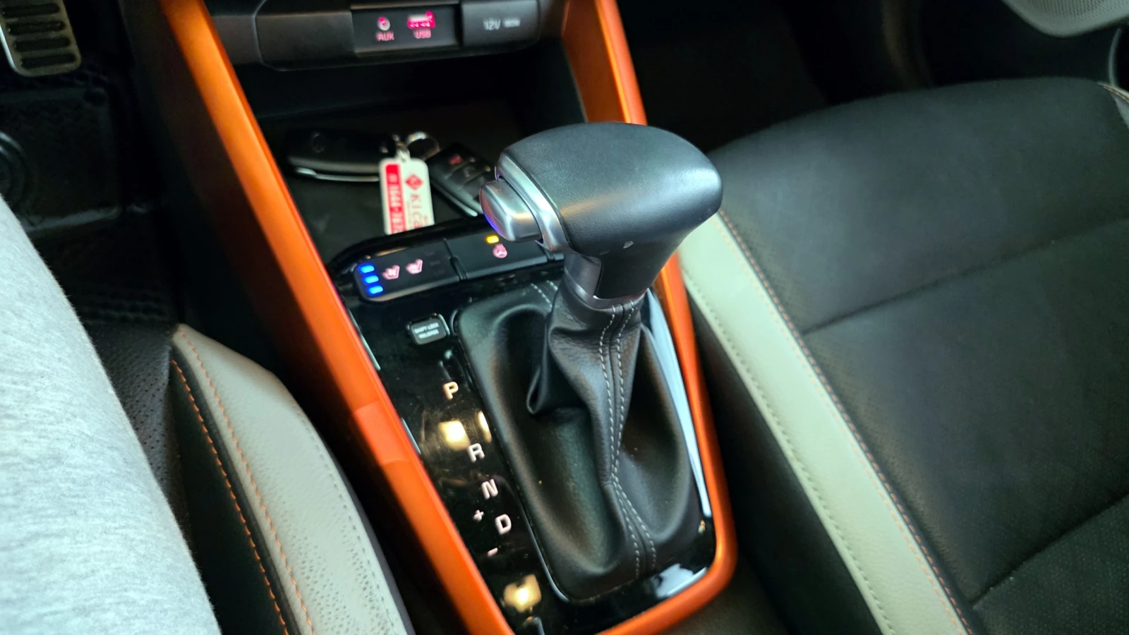 Kia Stonic 1.6 Prestige autogeorge.com, снимка 7 - Автомобили и джипове - 54136614