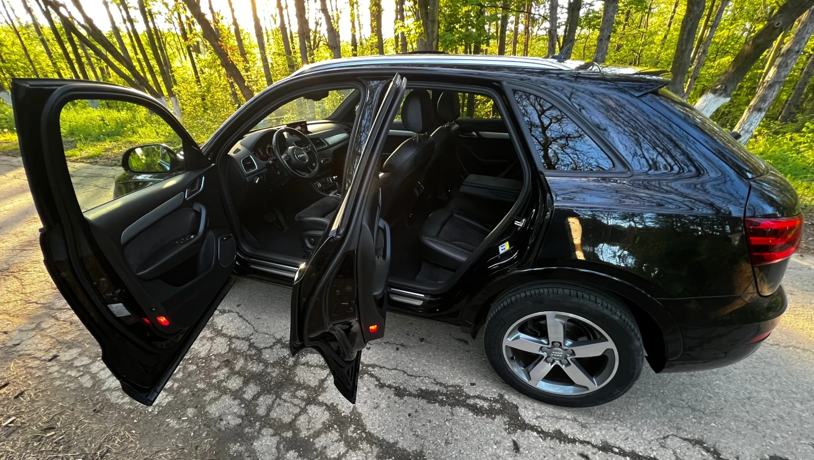 Audi Q3 quattro Stronic Bose Panorama German edition, снимка 8 - Автомобили и джипове - 54773156