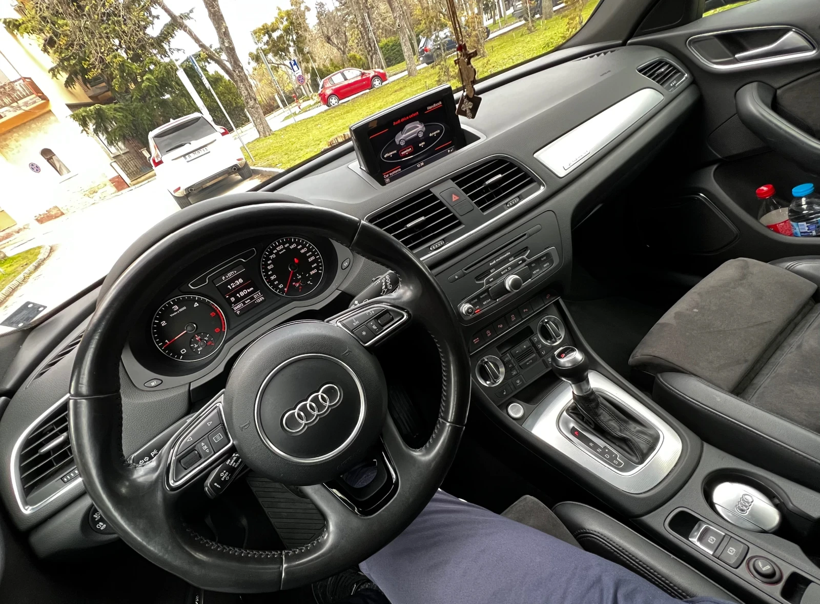 Audi Q3 quattro Stronic Bose Panorama German edition, снимка 10 - Автомобили и джипове - 54325338