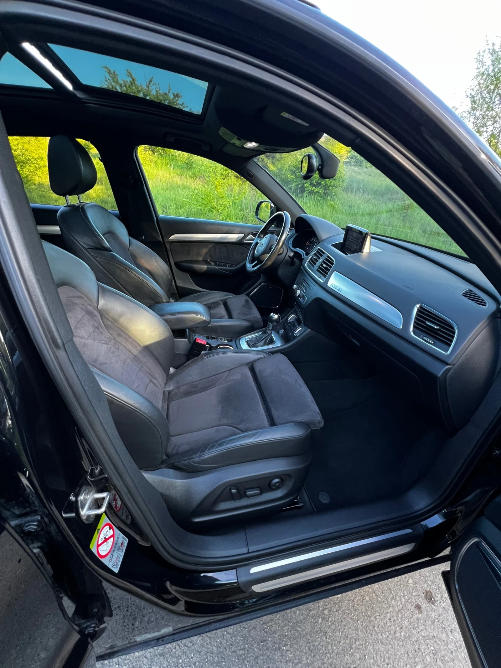 Audi Q3 quattro Stronic Bose Panorama German edition, снимка 6 - Автомобили и джипове - 54325338