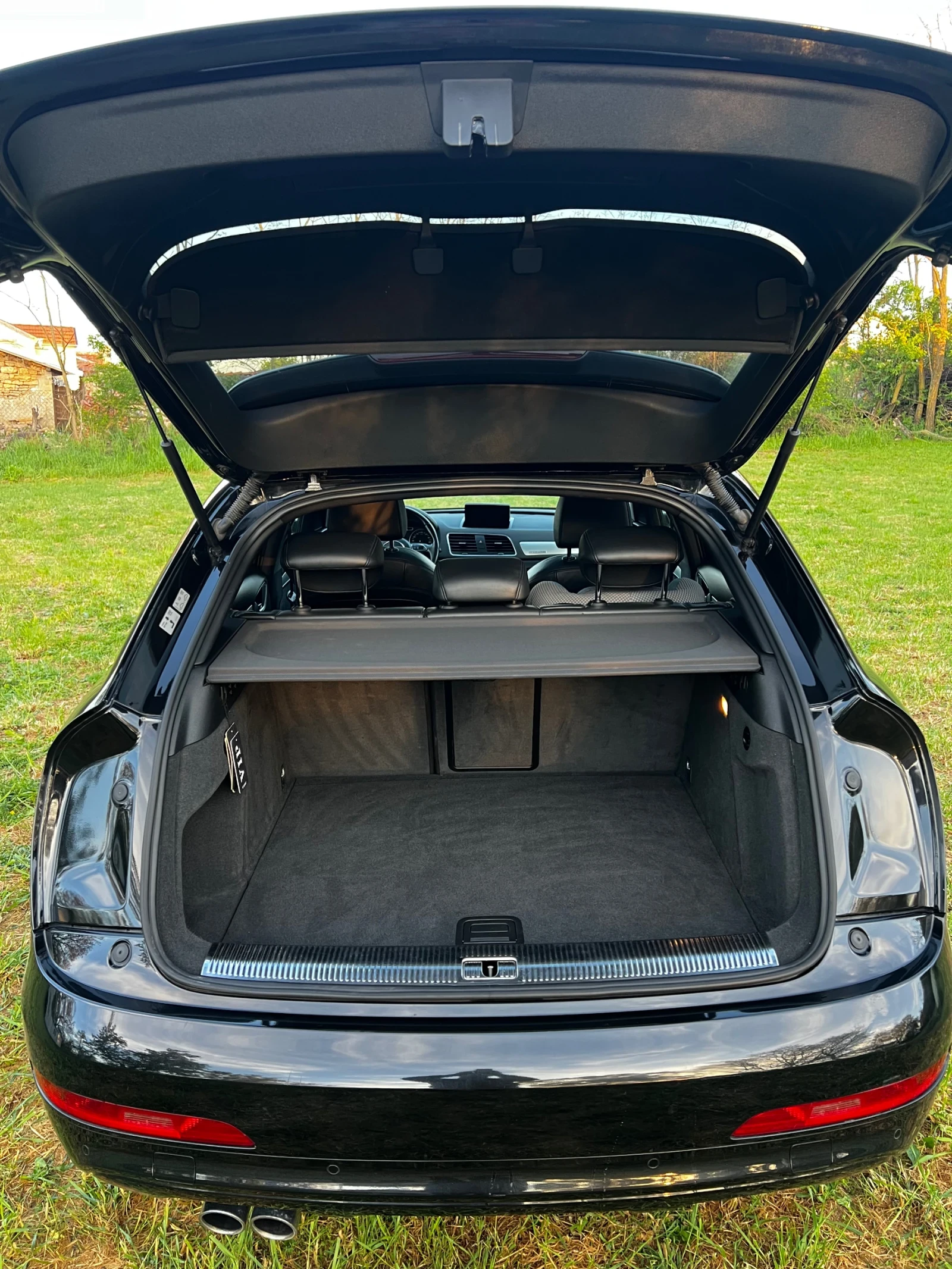 Audi Q3 quattro Stronic Bose Panorama German edition, снимка 9 - Автомобили и джипове - 54325338