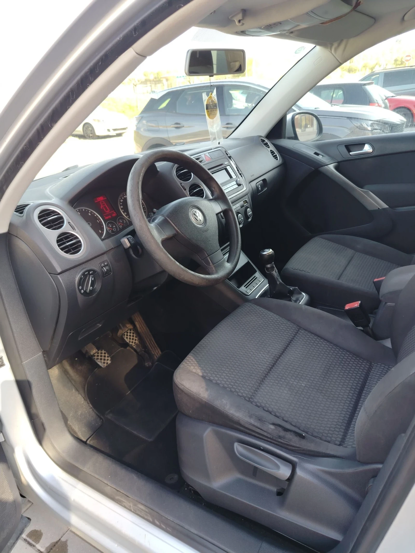 VW Tiguan 2.0 TDI 4x4, снимка 8 - Автомобили и джипове - 54322777