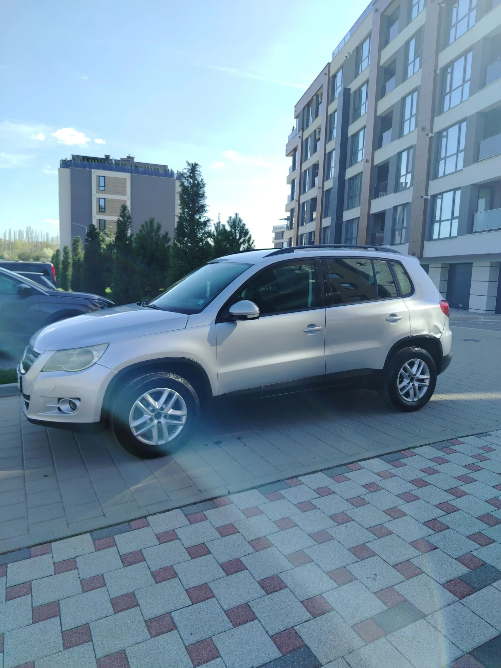 VW Tiguan 2.0 TDI 4x4, снимка 2 - Автомобили и джипове - 54322777