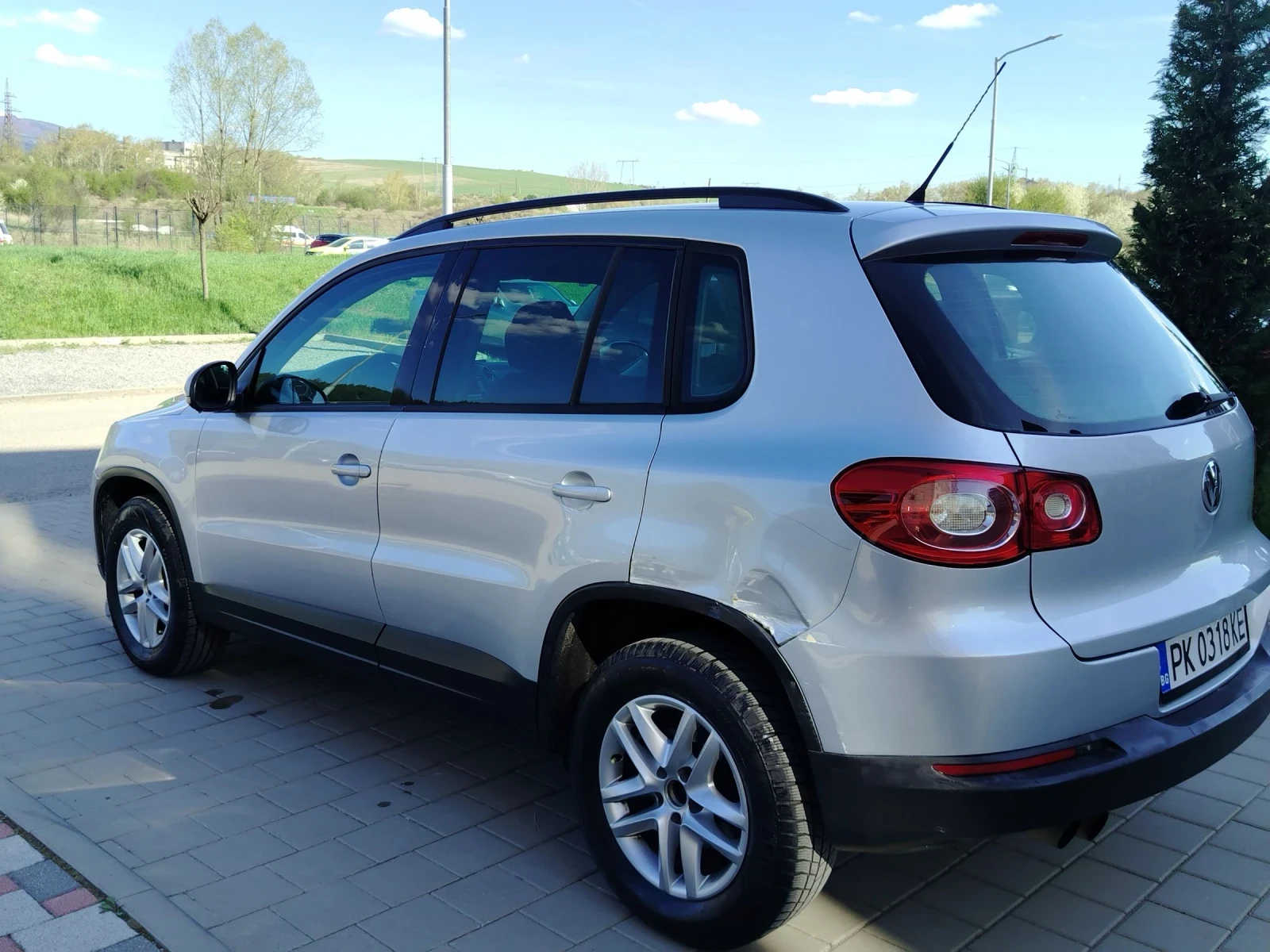 VW Tiguan 2.0 TDI 4x4, снимка 5 - Автомобили и джипове - 54322777