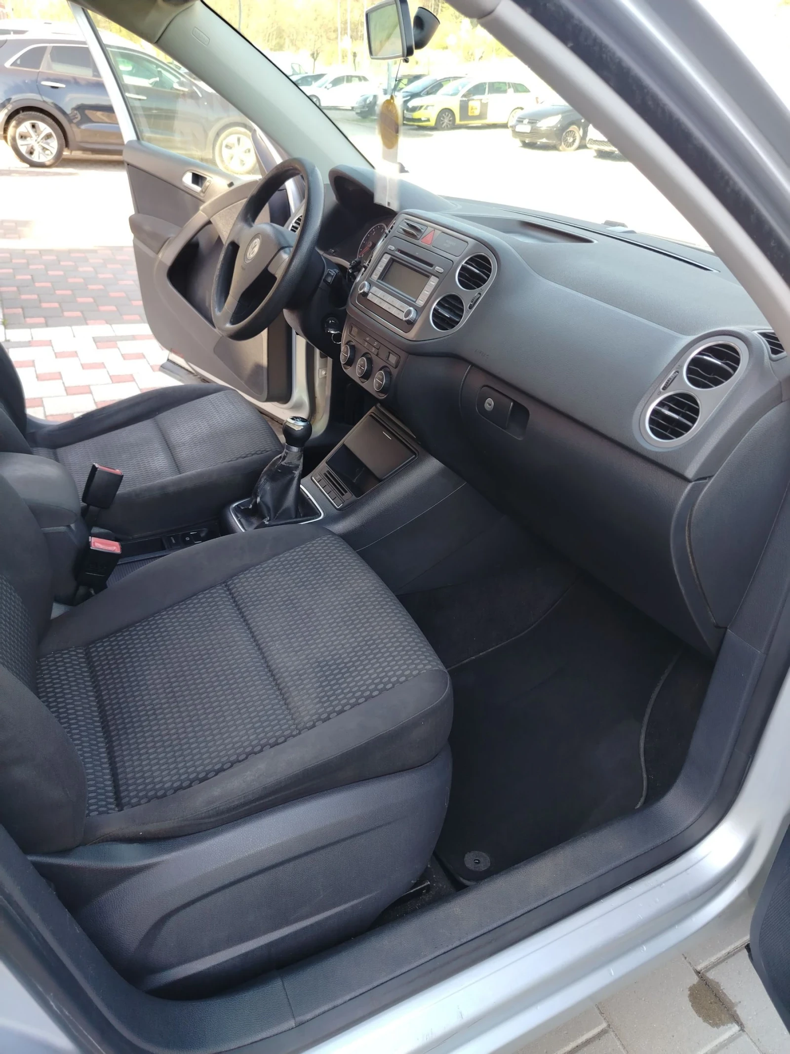 VW Tiguan 2.0 TDI 4x4, снимка 9 - Автомобили и джипове - 54322777