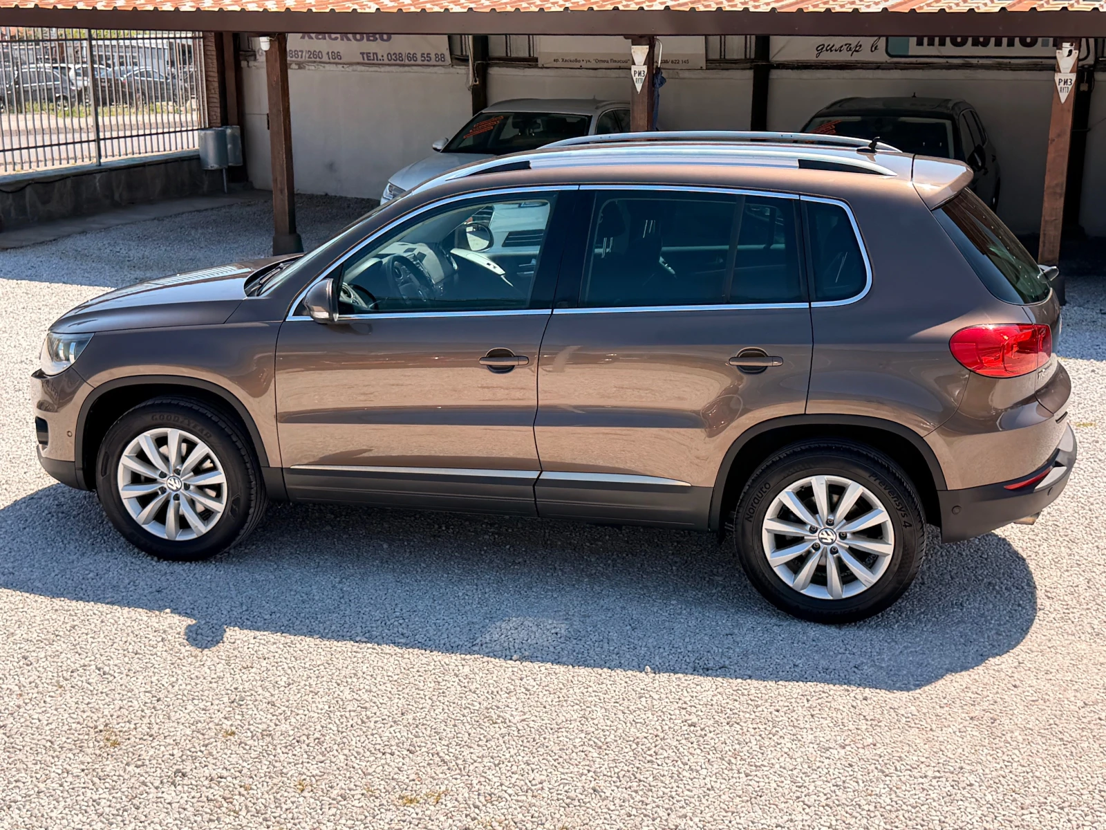VW Tiguan 2.0TDI* 100%km* 6ск* MULTI VOLAN* ЛИЗИНГ, снимка 12 - Автомобили и джипове - 54342739