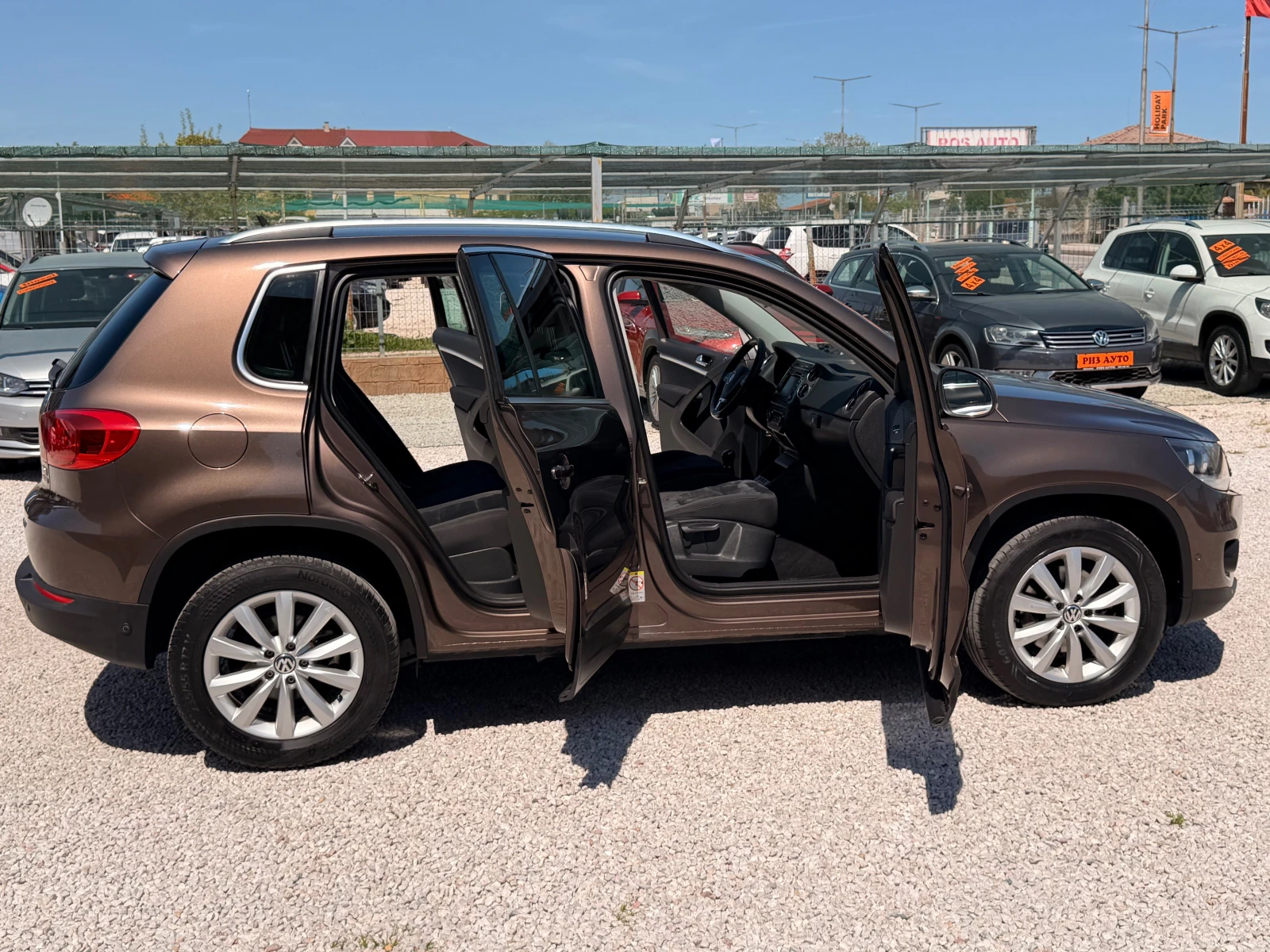 VW Tiguan 2.0TDI* 100%km* 6ск* MULTI VOLAN* ЛИЗИНГ, снимка 6 - Автомобили и джипове - 54342739