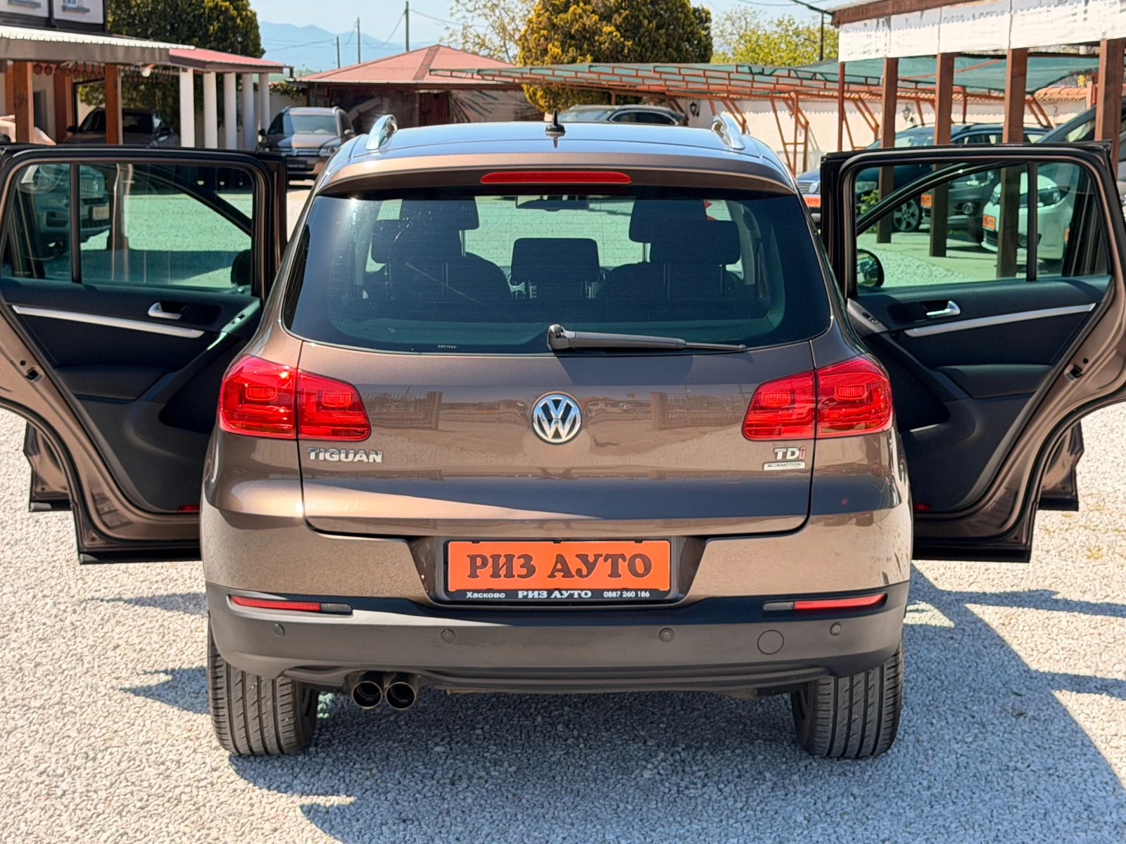 VW Tiguan 2.0TDI* 100%km* 6ск* MULTI VOLAN* ЛИЗИНГ, снимка 8 - Автомобили и джипове - 54342739