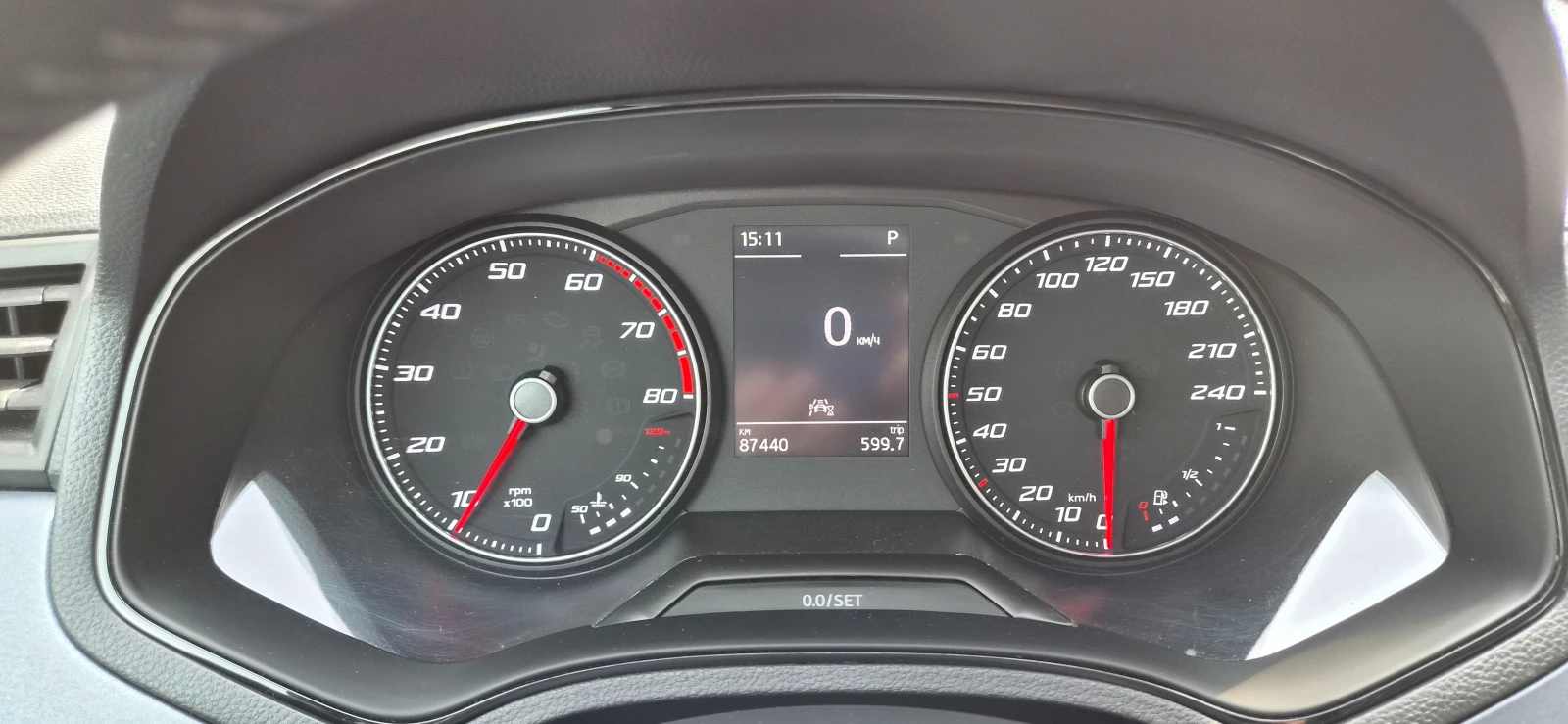 Seat Arona БЕНЗИН 115к.с. АВТОМАТИК ; КАМЕРА , снимка 12 - Автомобили и джипове - 54429437