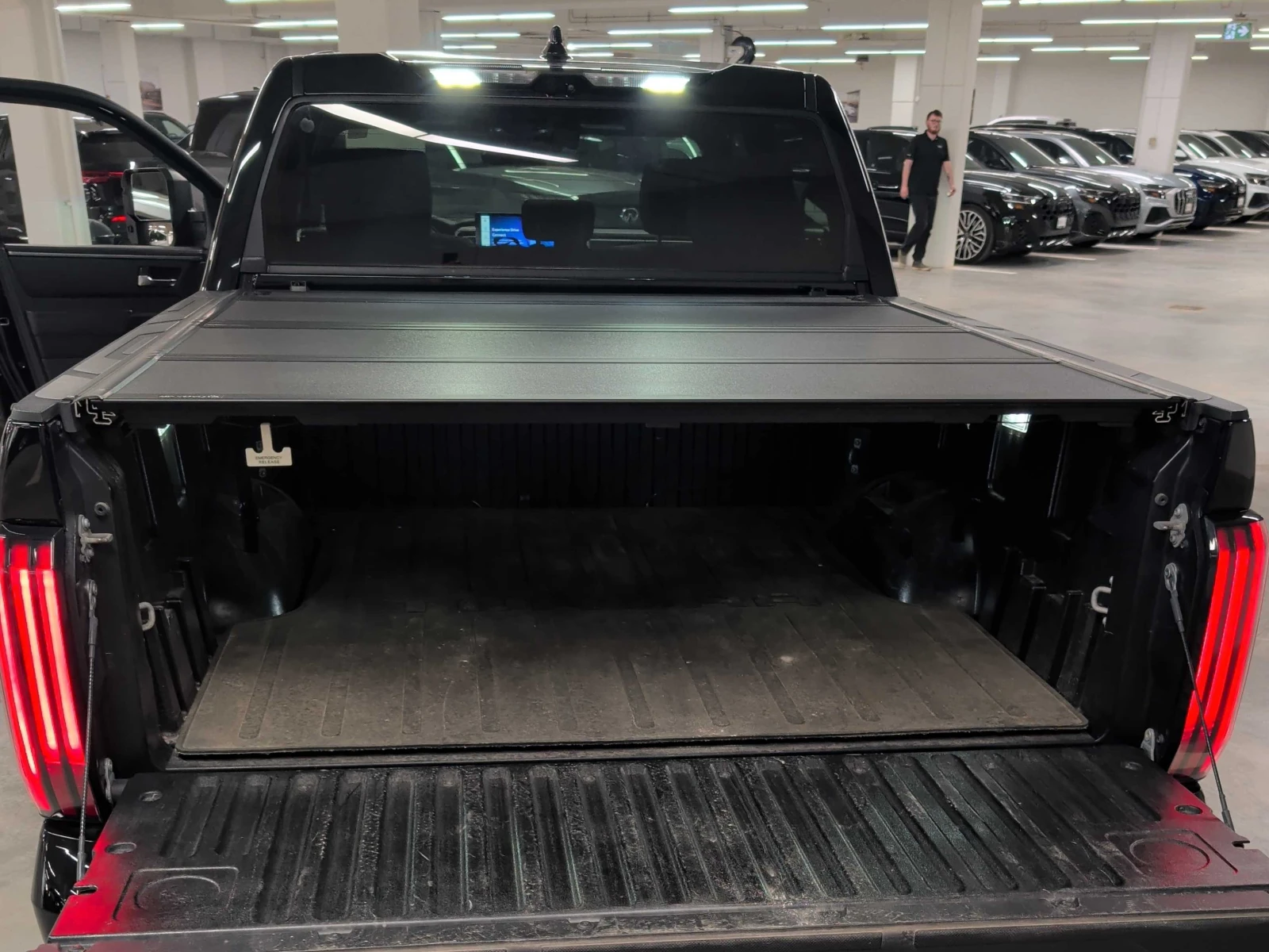 Toyota Tundra * Platinum * CARFAX * БЕЗ ПЪРВОНАЧАЛНА ВНОСКА, снимка 16 - Автомобили и джипове - 55884513