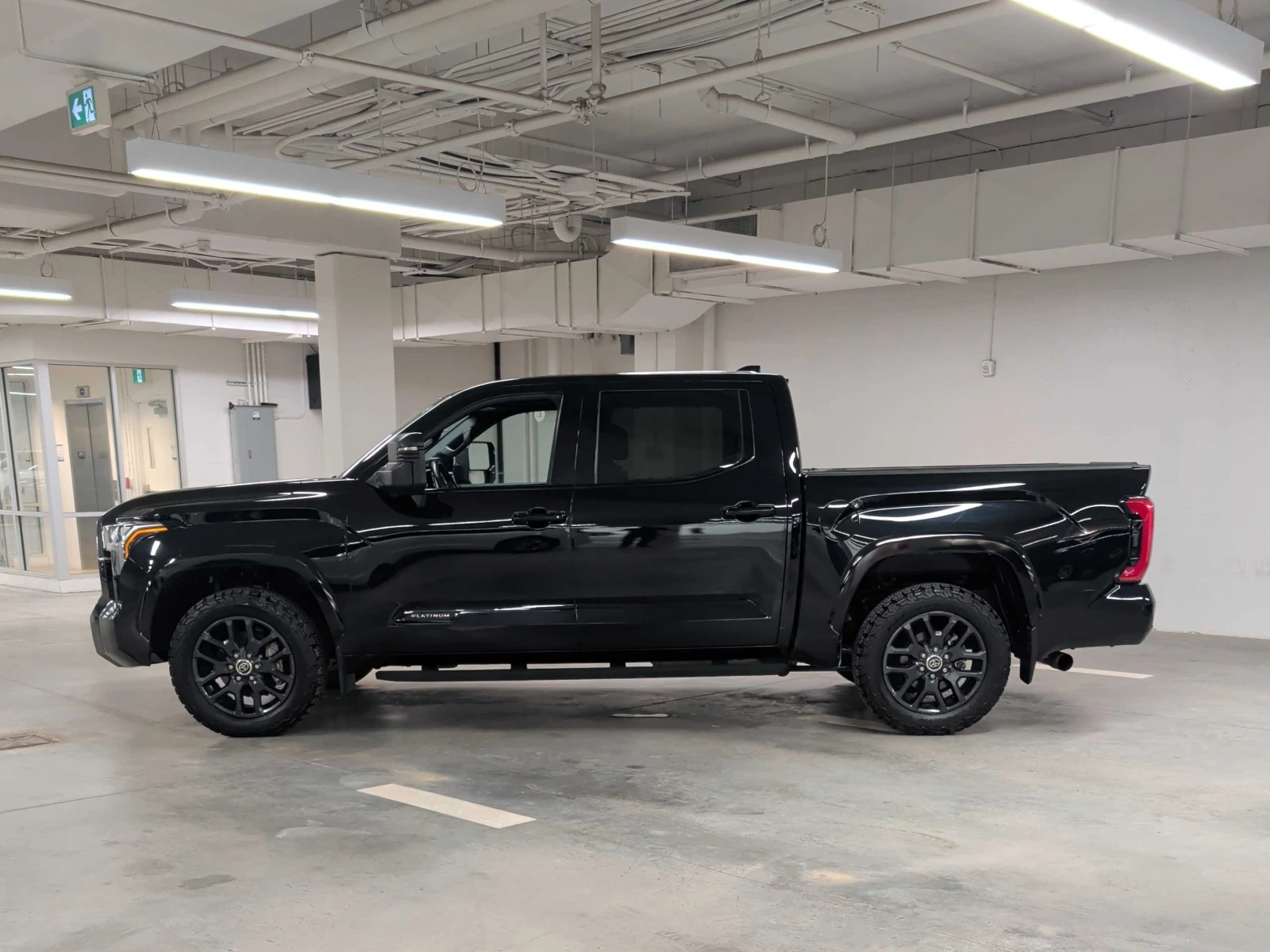 Toyota Tundra * Platinum * CARFAX * БЕЗ ПЪРВОНАЧАЛНА ВНОСКА, снимка 2 - Автомобили и джипове - 55884513