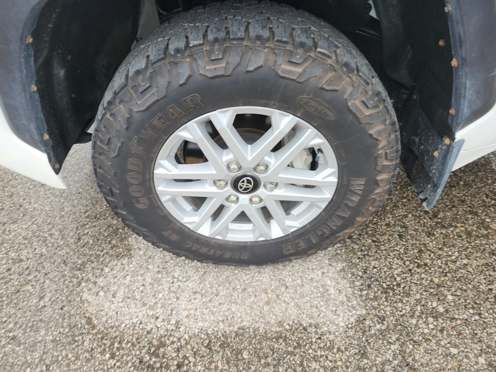 Toyota Tundra * 4x4 Double Cab Sr Crew Cab Std Bed * CARFAX * , снимка 4 - Автомобили и джипове - 56087441