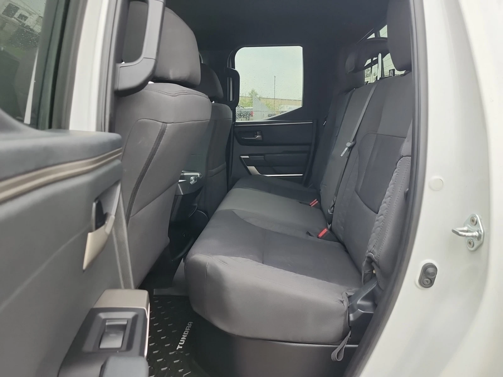 Toyota Tundra * 4x4 Double Cab Sr Crew Cab Std Bed * CARFAX * , снимка 11 - Автомобили и джипове - 56087441