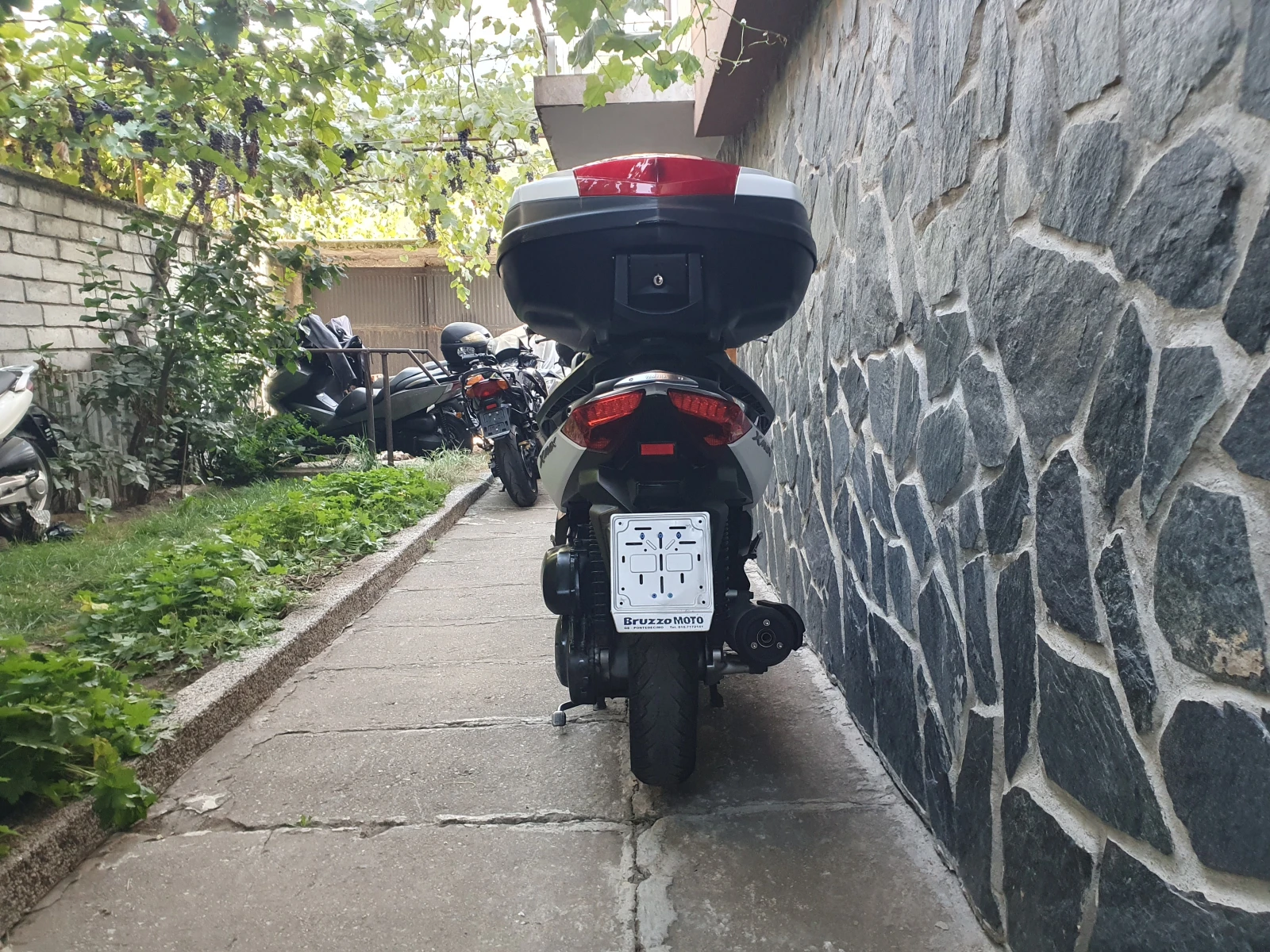 Yamaha X-max 250i 3-броя ABS - изображение 10